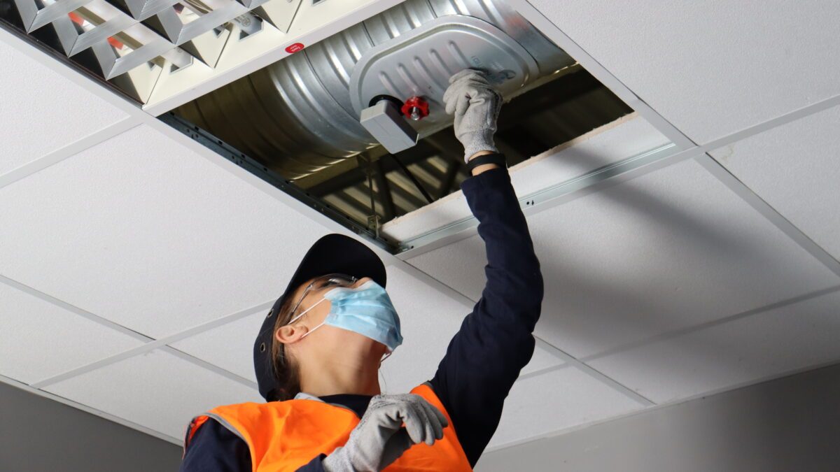 5 Raisons Essentielles de Surveiller le Taux d’Empoussièrement des Réseaux de Ventilation